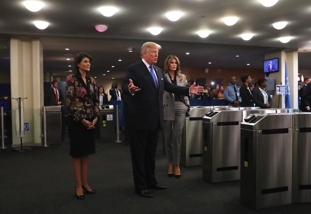 Модная битва первых леди: Мелания Трамп и Бриджит Макрон встретились на заседании ООН