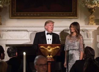 Мелания Трамп появилась на публике в «ослепляющем» наряде за восемь тысяч долларов