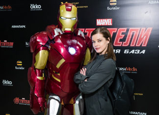 Катерина Шпица, Наталия Лесниковская и другие гости с детьми на выставке супергероев MARVEL в Москве