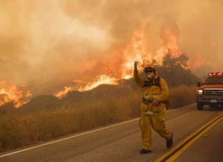 CNN: Пожар в Калифорнии мог начаться из-за лопнувшего колеса