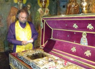 До трех часов нужно выстоять в очереди к мощам Спиридона Тримифунтского последние новости 5 октября