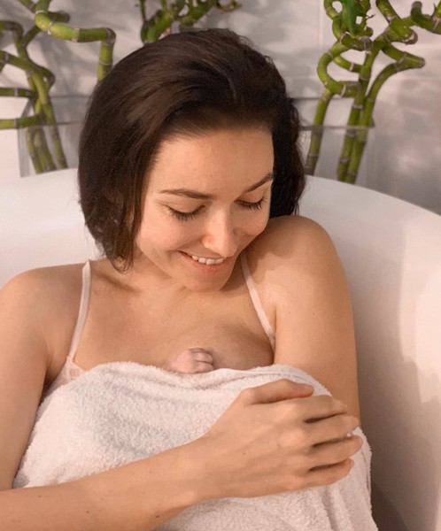 Ирена Понарошку показала первое фото с новорожденным малышом