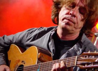 Умер известный российский гитарист Иван Смирнов