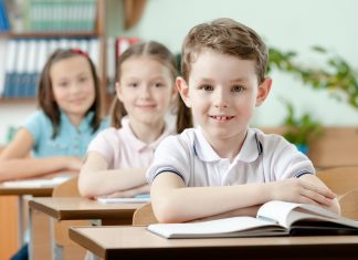 Как записать ребенка в первый класс через портал Госуслуги