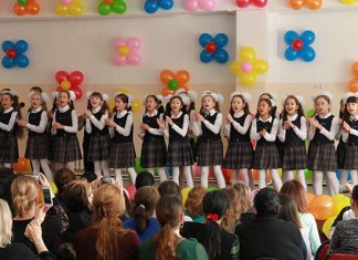 Короткие и красивые поздравления с 8 марта для учителей