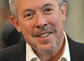 Макаревич пояснил свои слова о Крыме