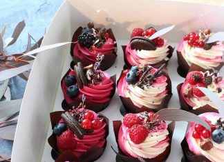 Десерт прекрасный подарок женщине