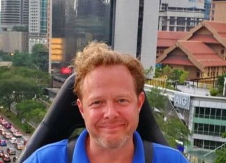 Джон Уоррен покинул шоу «Поедем, поедим!»