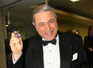 Евгений Петросян высказался о краже на похоронах Анатолия Трушкина