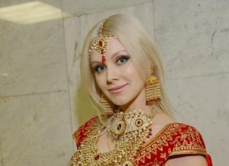 Певица Натали похоронила отца