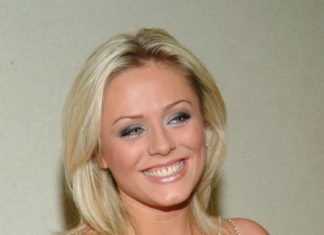 На могиле Юлии Началовой установили памятник — фото