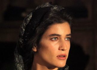 Звезда «Великолепного века» Беррак Тюзюнатач рассталась с возлюбленным