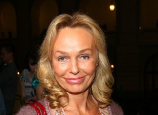 Наталья Андрейченко переехала жить в гостиницу из-за шторма в Мексике