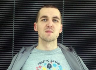 Три дня ребенок Энди Картрайта жил в квартире с его трупом