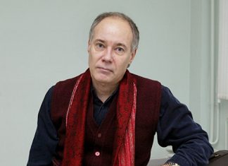 «Он слег и не встает, всех выгнал»: Владимир Конкин замкнулся после похорон дочери