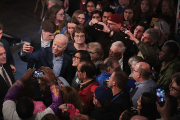 Вопросы здесь раздаю я. Команда Байдена хочет сделать СМИ смирными