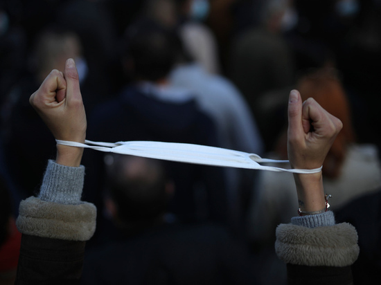 Европу охватили протесты и призывы не слушаться властей