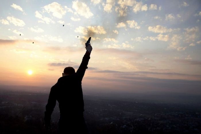 МОЖНО ЛИ УБИТЬ ПАДАЮЩЕЙ ПУЛЕЙ, ВЫСТРЕЛИВ ВВЕРХ