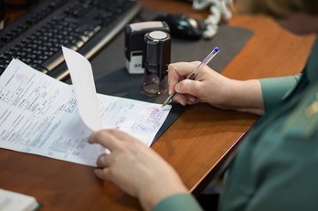 СМИ сообщили о проблемах с оформлением деклараций на таможне