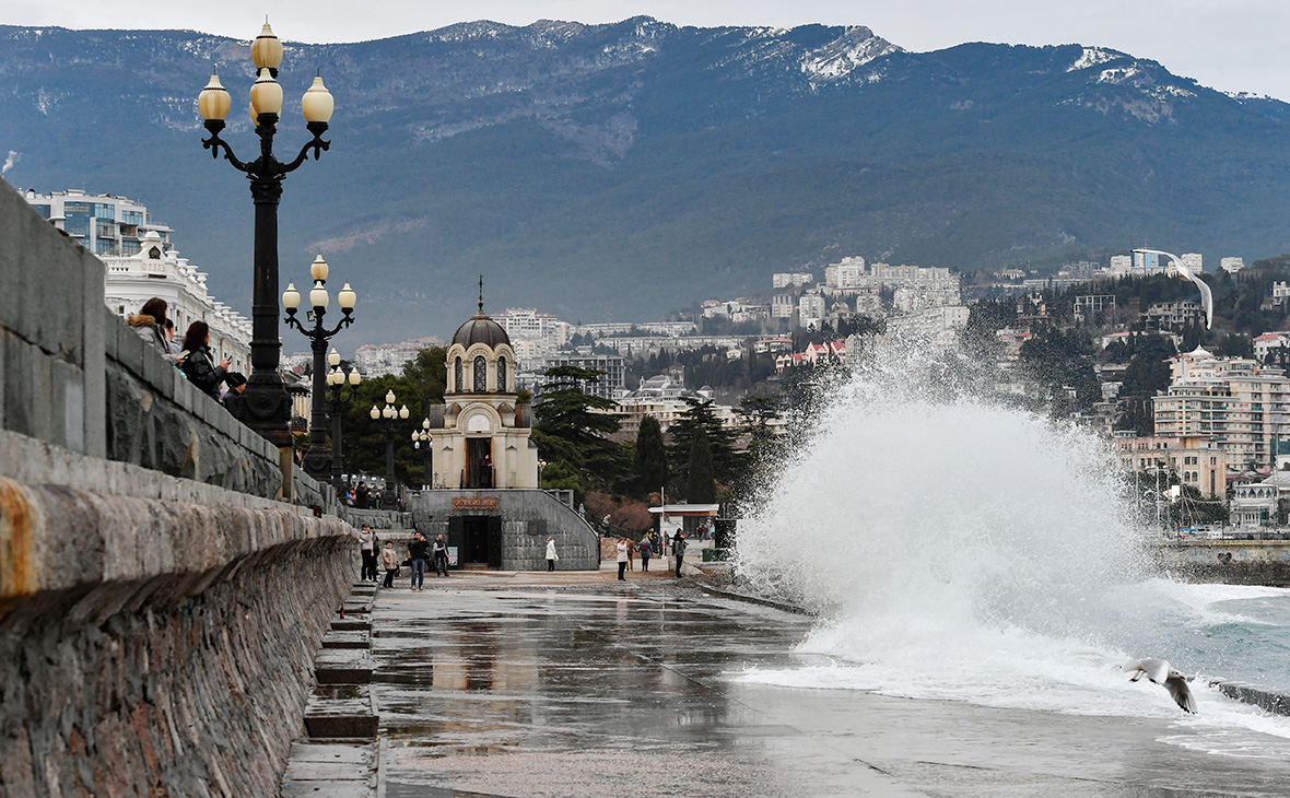 Власти предложили для Крыма особый правовой режим для защиты от санкций Информация о российских инвесторах и их недвижимости на полуострове будет засекречена