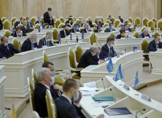 Стал известен размер зарплат российских депутатов