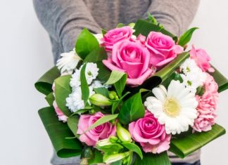 Как выбрать букет для сестры или руководителя-мужчины