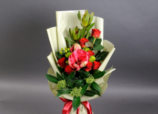 Цветы учителю на последний звонок