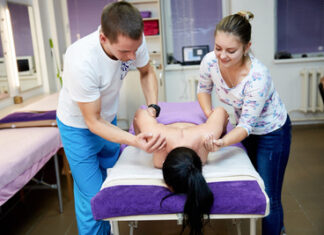 Медицинское образование: насколько оно необходимо мастеру для массажа