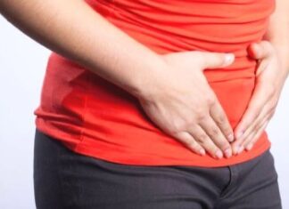 Боль в животе при месячных: особенности