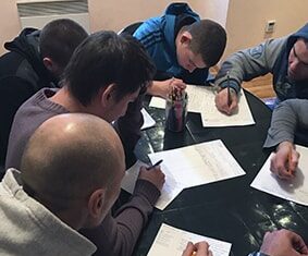 Как проходит реабилитация наркозависимых в центре?