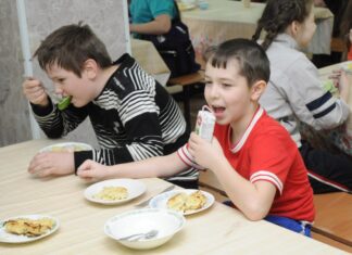 Оценить меню школьных столовых в Нижнем Новгороде теперь можно с помощью QR-кода
