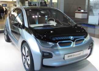 Компактный и многофункциональный электромобиль BMW i3