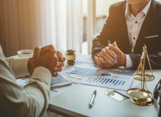 Как получить помощь юриста по горячей линии?