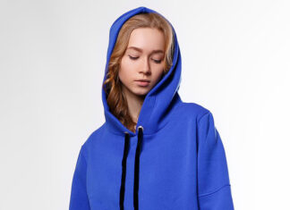 Худи с принтом: с чем носить девушке?