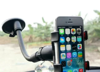 Какой держатель для телефона лучше выбрать в автомобиль?