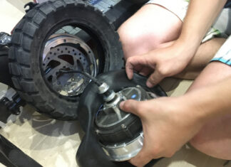 КАК ПОМЕНЯТЬ КАМЕРУ НА ЭЛЕКТРОСАМОКАТЕ?