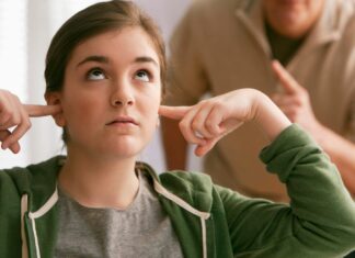 Как пережить переходный возраст у трудного подростка?