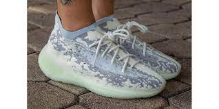 Обзор кроссовок Yeezy 380