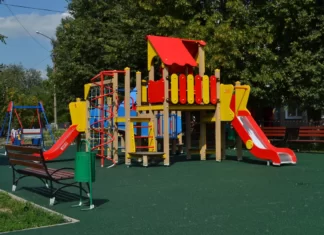 Какой должна быть детская площадка?