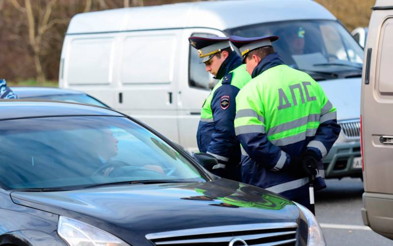 
В России увеличили штрафы за ряд неисправностей автомобиля                