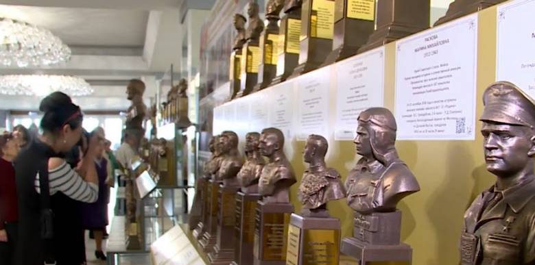 
Проект «Аллея Российской Славы» развернет выставку 365 бюстов и скульптур выдающихся исторических деятелей страны                
