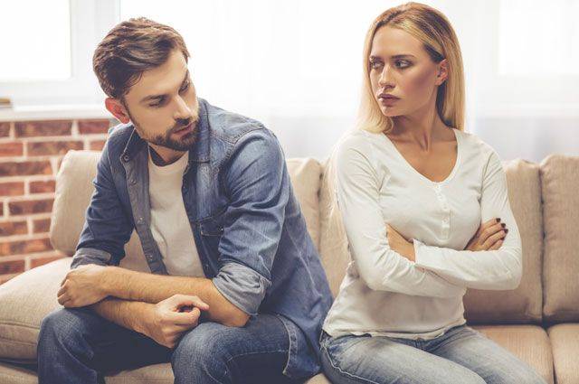 
Тревожные «звоночки»: пять признаков, что партнер вас больше не любит                