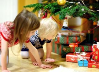 Новогодний сюрприз для ребенка: как порадовать своего или чужого малыша