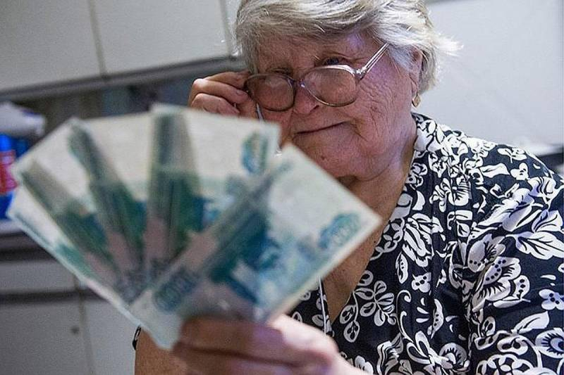 
Хорошие новости ко Дню Победы: пенсионерам одобрили разовую выплату с 9 марта 2023 года                