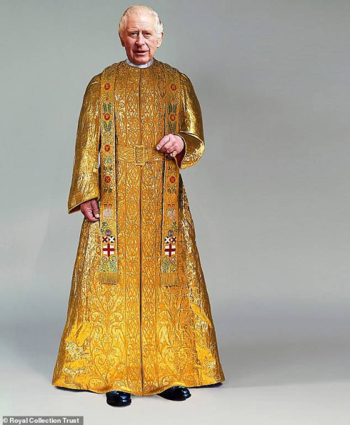 
«Золотое платье короля»: почему Букингемский дворец назвал спекуляцией дату коронации Карла III                