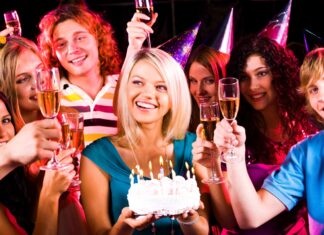 Как оригинально поздравить друга с днем рождения?