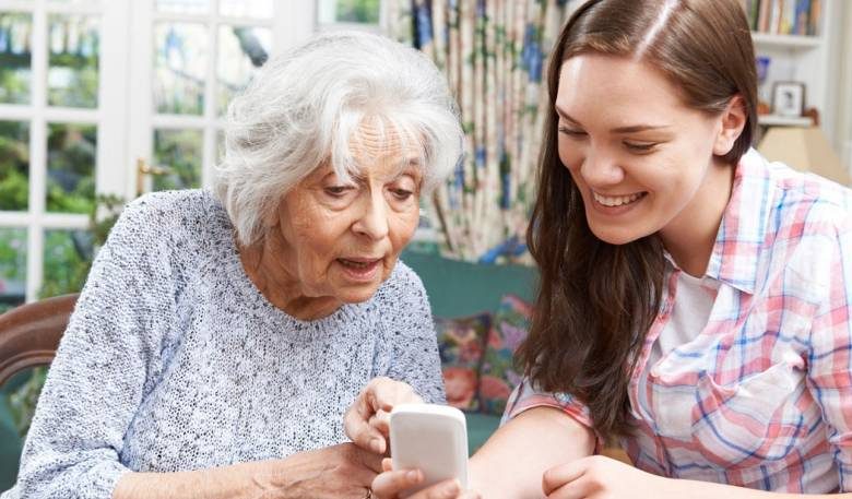 
Выбираем телефон для пожилых людей и пенсионеров                