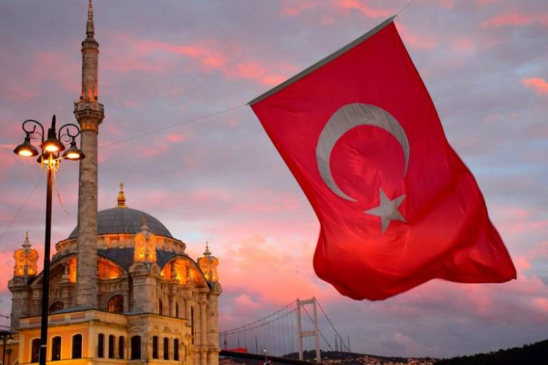 
По карману или нет: во сколько россиянам обойдутся путевки в Турцию в 2023 году                