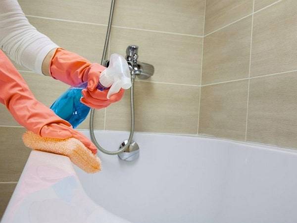 
Копеечные и эффективные: как очистить акриловую ванну недорогими средствами                