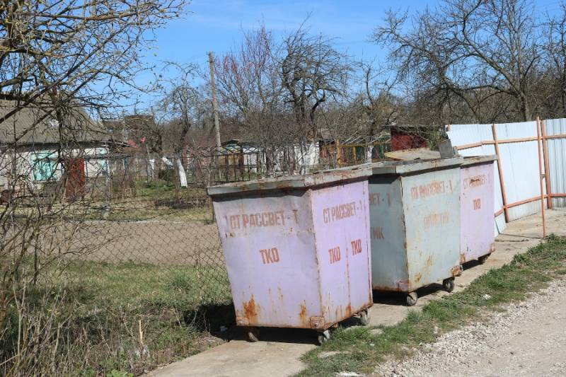 
Беспорядок на дачном участке: как наказать соседей за мусор и сорняки                
